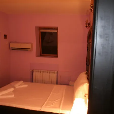 Yetişkin Oteli Hedonija 4*